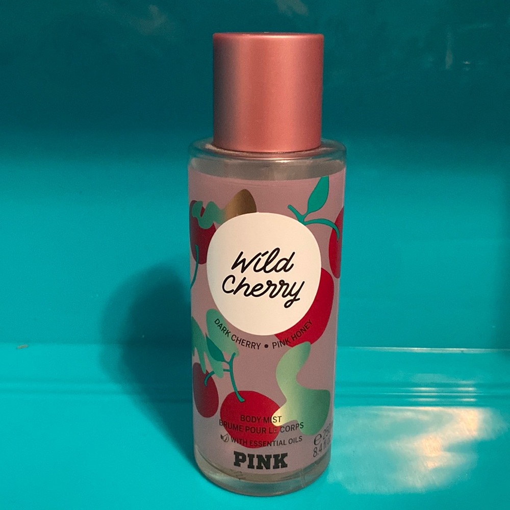 PINK Wild Cherry Body mist